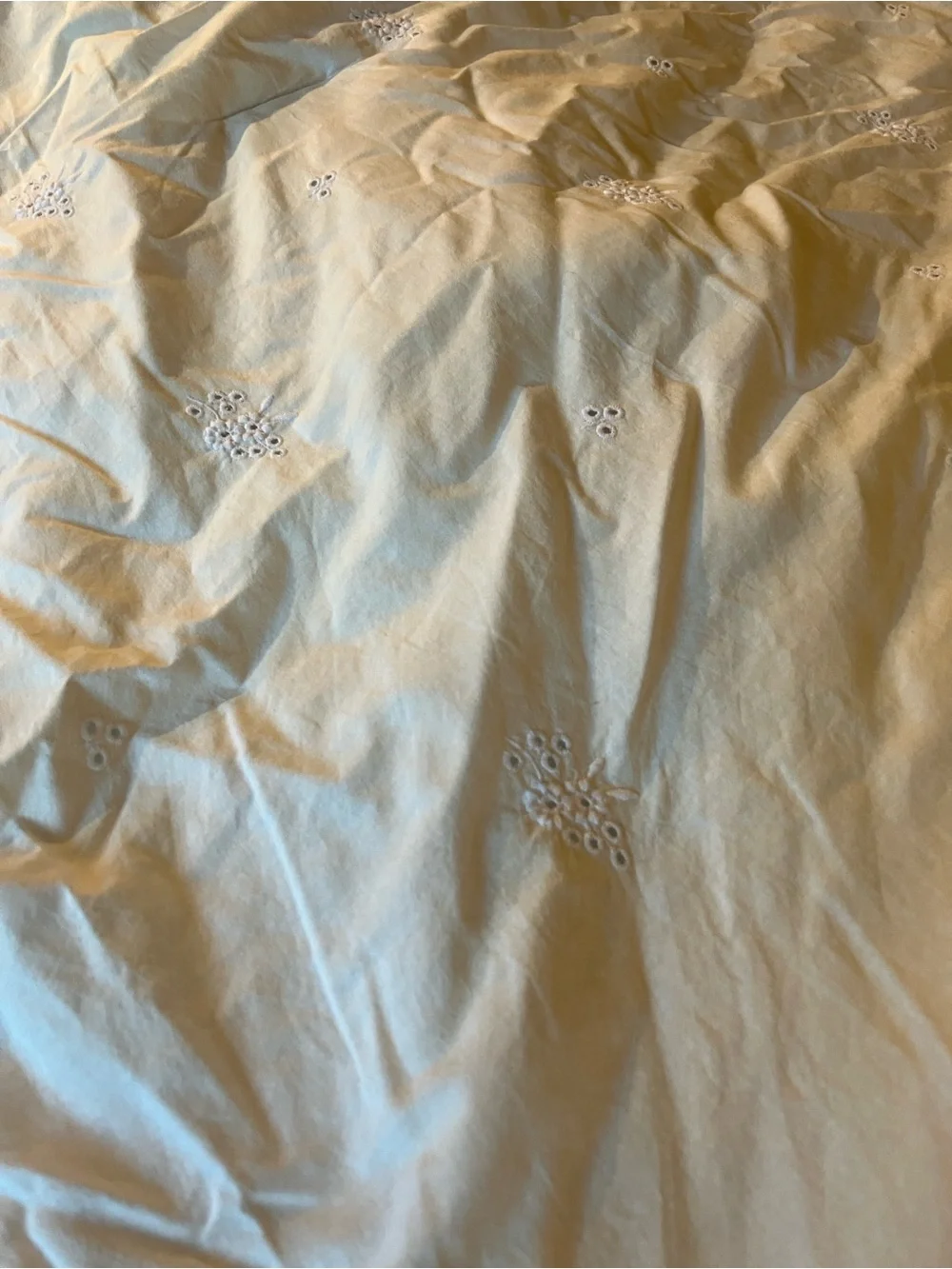 100% cotton eyelet floral white Queen comforter Rachel & Zoe